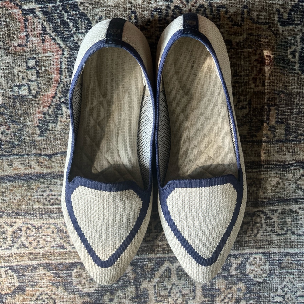 Birdies “The Blackbird” cream and navy Pointed Flats sz 9